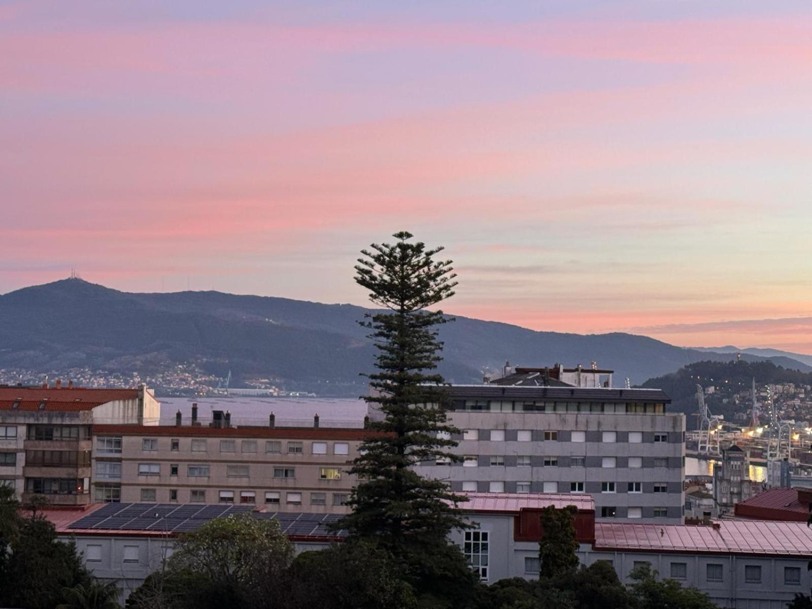 Moderno Apartamento Con Vistas A La Ria De Vigo Exteriör bild